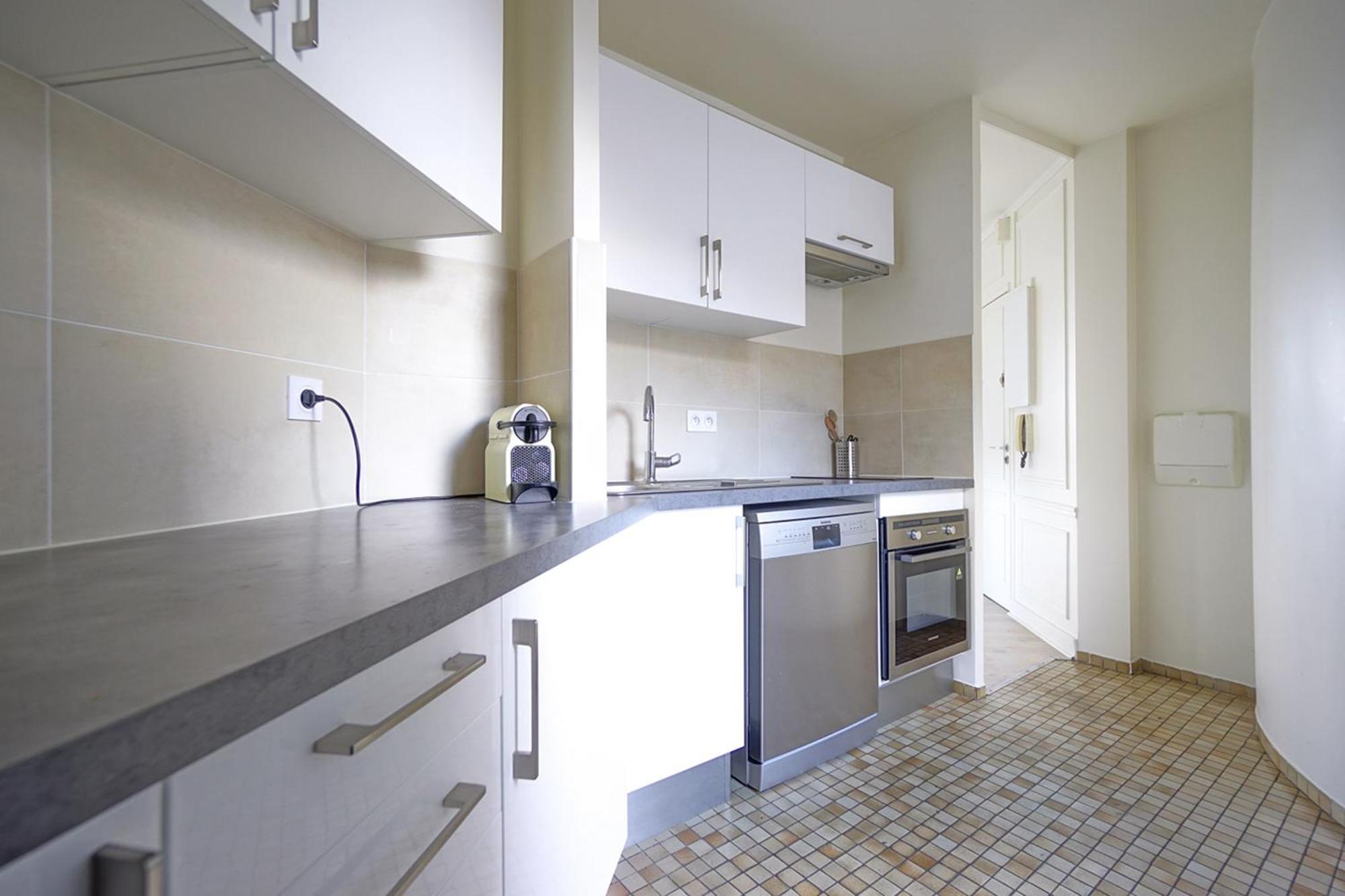 Bright In With Balcony Apartment Paris