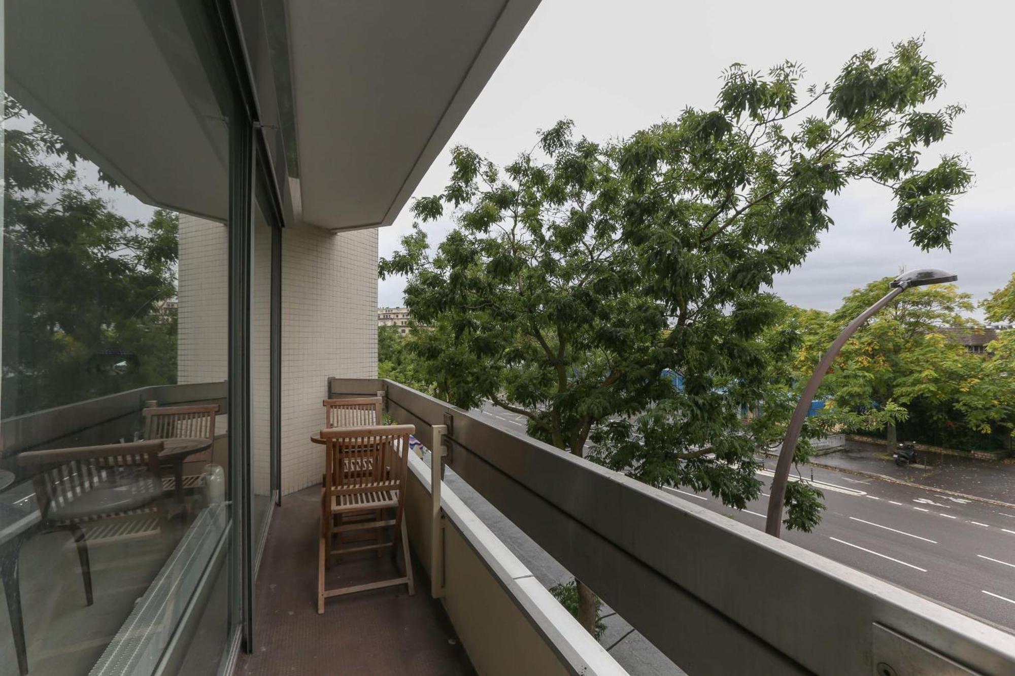 Apartment Bright In With Balcony Paris